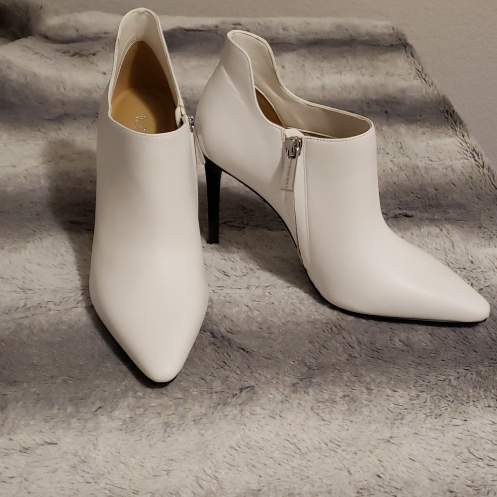 Michael Kors Zip Up Booties